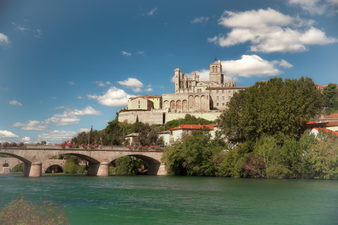10 lieux touristiques insolites en Occitanie